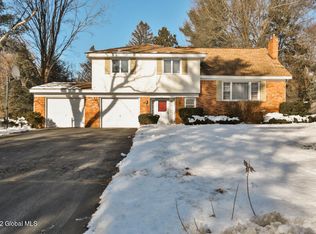 28 Rosemere Rd, Ballston Lake, NY 12019