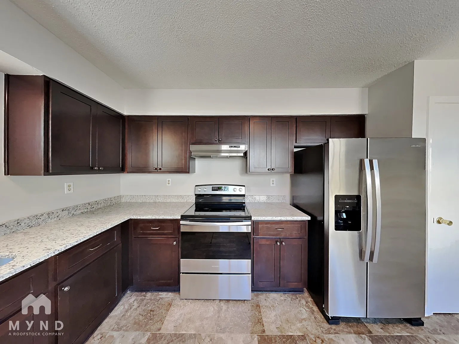3 bed, 2.0 bath, 1000 sqft, $1,799 — Photo 4