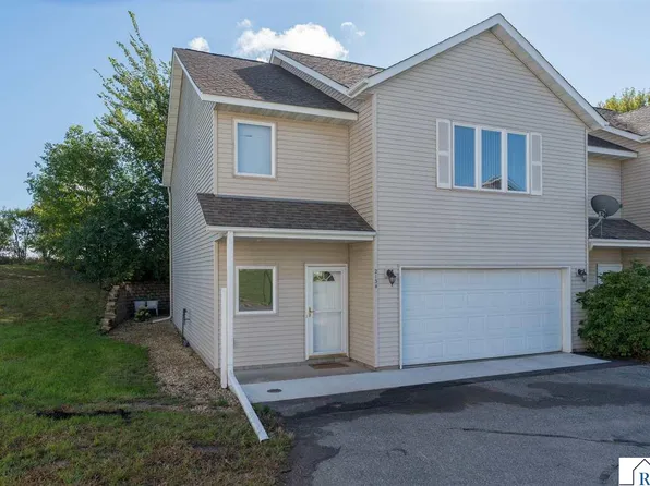 2134 Willow Trl, North Mankato, MN 56003