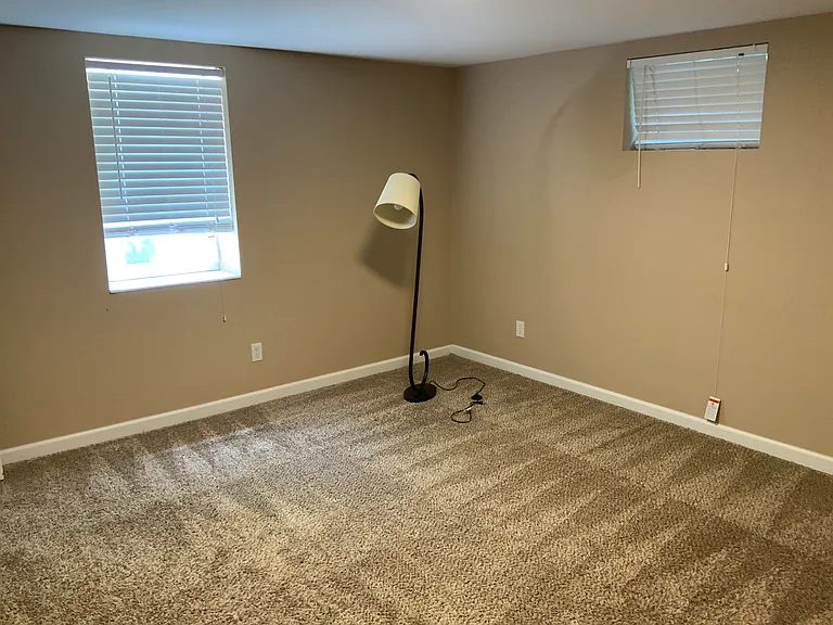 2854 S Yates St — Photo 15