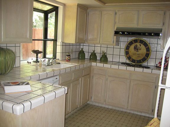 Gourmet kitchen
