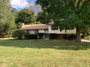 21 Monroe Dr, Poughkeepsie, NY 12601