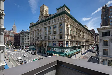 Rented by New York Casas Ltd.