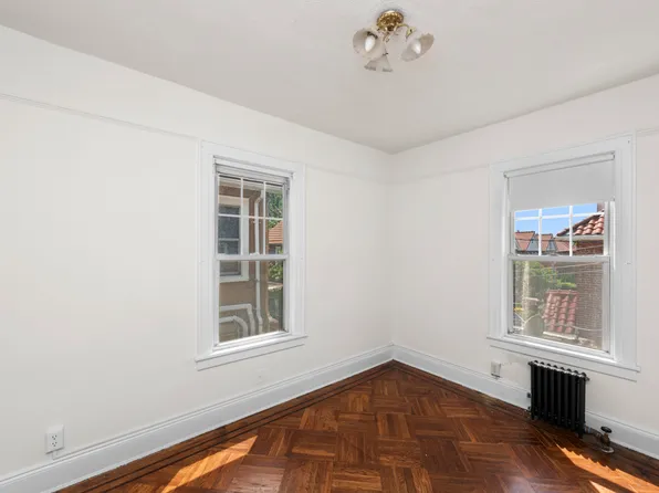 8916 Shore Court image 8 of 11