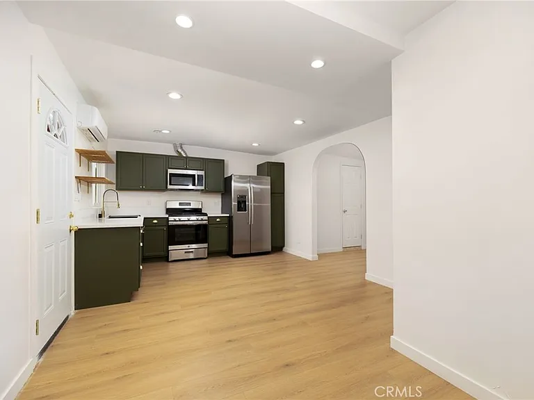 4173 York Blvd — Photo 7