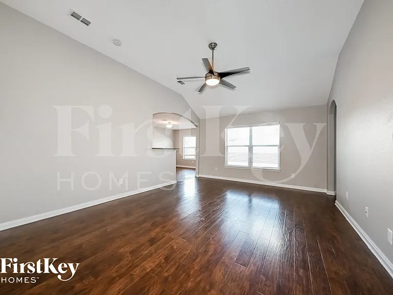 2029 Cone Flower Dr — Photo 2