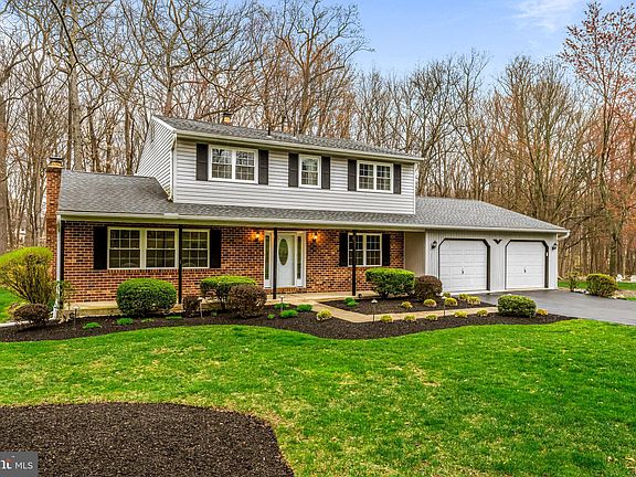 2nd image of 1274 Sharon Dr