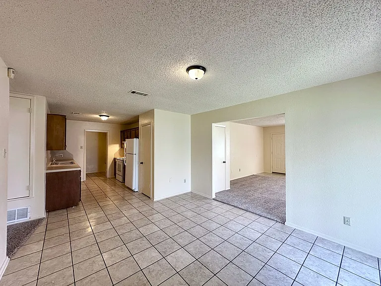 2706 Boyd Ave — Photo 8