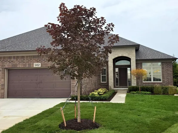 54921 Palomino Dr, Shelby, MI 48316