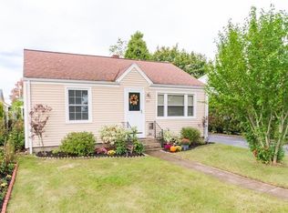 897 Bullocks Point Ave, Riverside, RI 02915