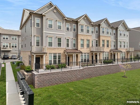 4 Arnold Dr, Wood Ridge, NJ 07075