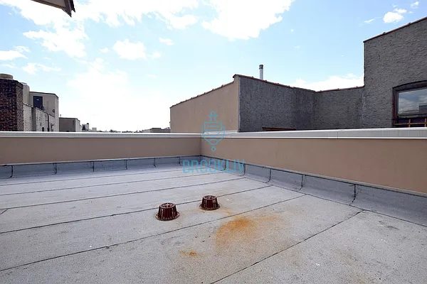 Rented by null | media 38