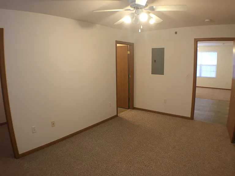 127 Dorset Ct — Photo 38