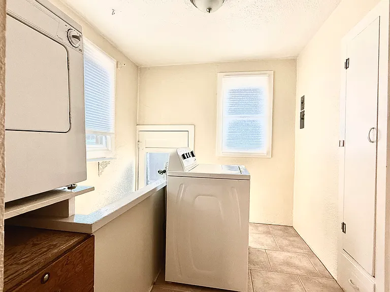 235 S Grant St — Photo 17