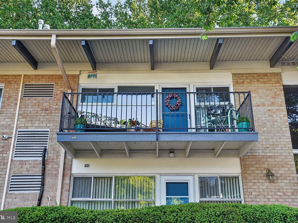 1st image of 4927 Americana Dr APT 205