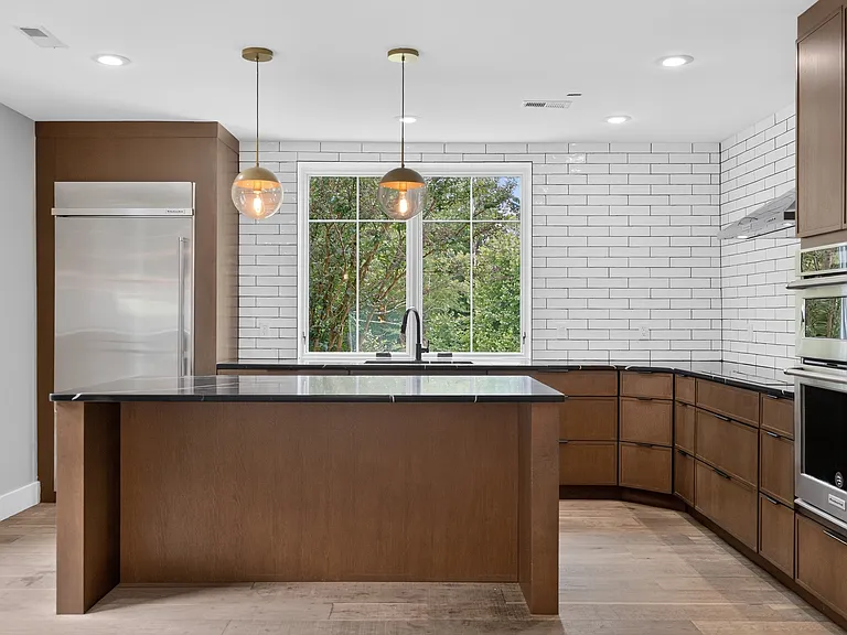 7818 Leland Rd — Photo 12