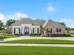 307 Lac Verret Dr, Luling, LA 70070