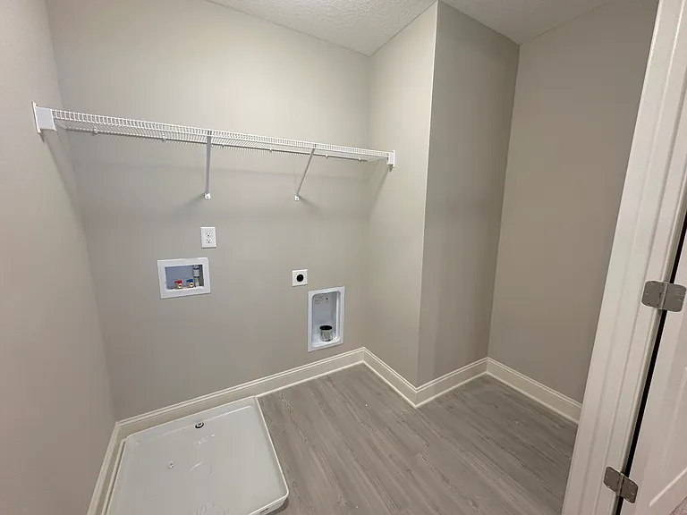 9538 Snowy Cliff Ln — Photo 21