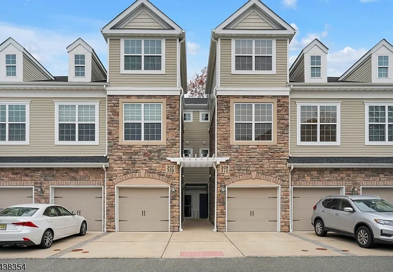 308 Rotando Way — Photo 1