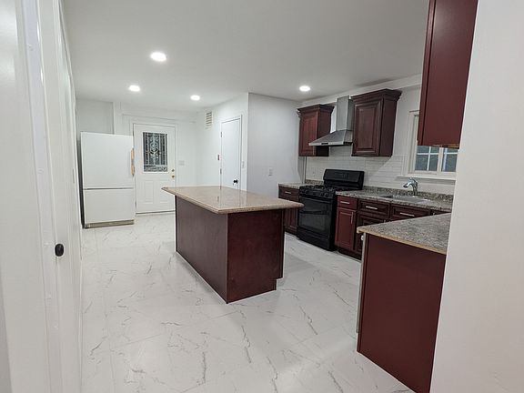 2nd image of 4 Monika Ct