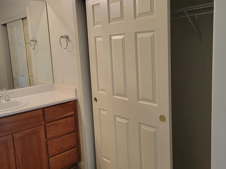 519 Western Hills Dr — Photo 22