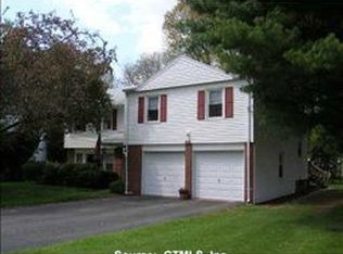 22 Brownleigh Rd, West Hartford, CT 06117