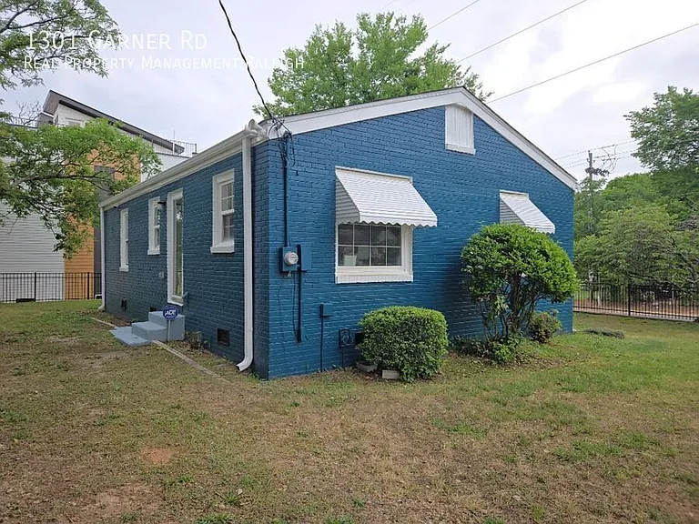 1301 Garner Rd — Photo 3