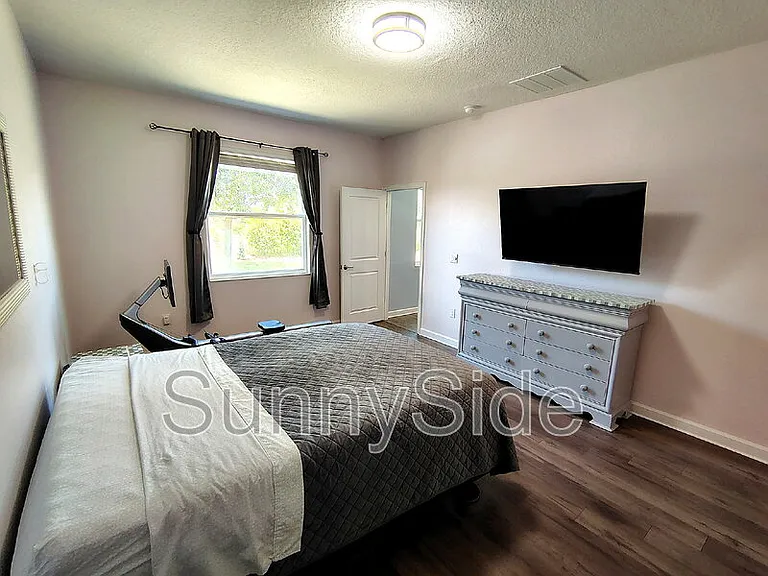 1047 Oak Bluff Dr — Photo 17