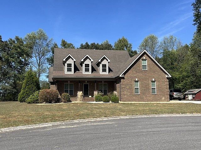 1st image of 215 Bruce Dr