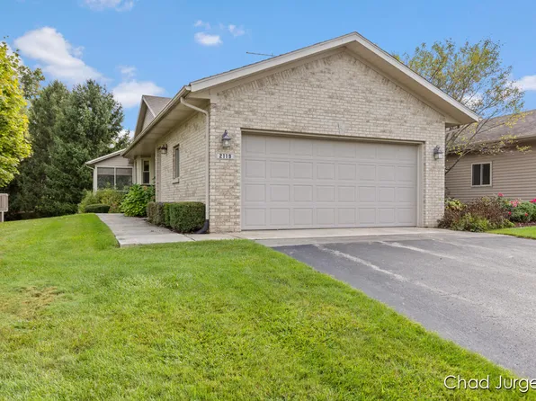 2119 Creekside Dr SW, Byron Center, MI 49315