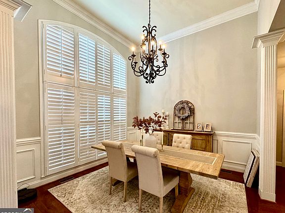 4th image of 114 Springbrook Dr