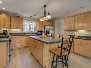 2 Melvin St FLOOR 2, Wakefield, MA 01880