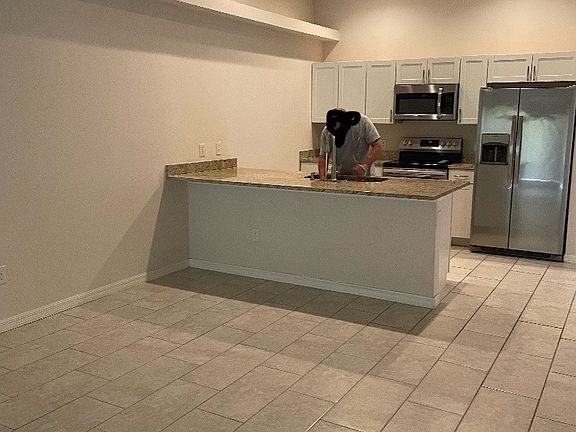 5th image of 1407-1409 SE 8th Pl #1407
