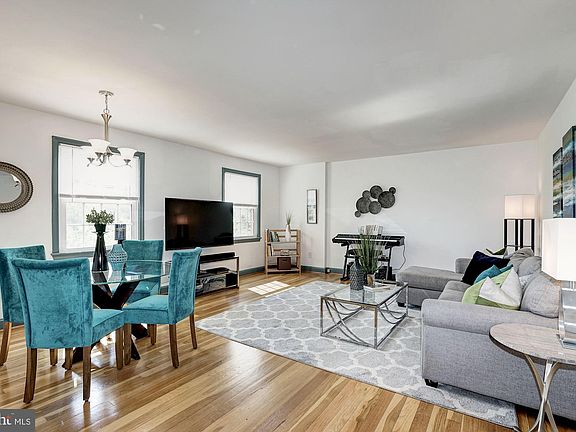 5th image of 2902 13th St S #2201