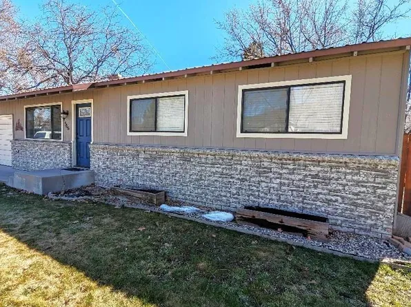 566 Woodside Way, Susanville, CA 96130