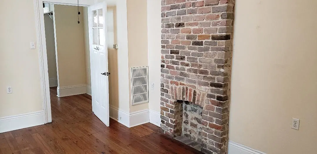 2 bed, 900 sqft, $1,300 — Photo 1