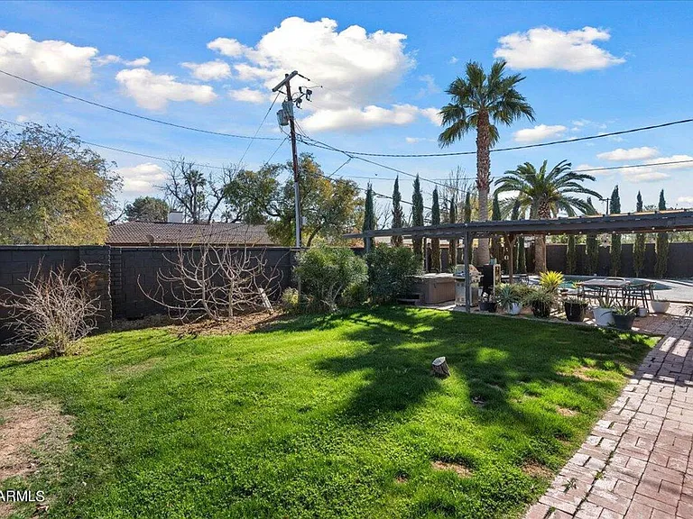 6643 N 7th Dr — Photo 25