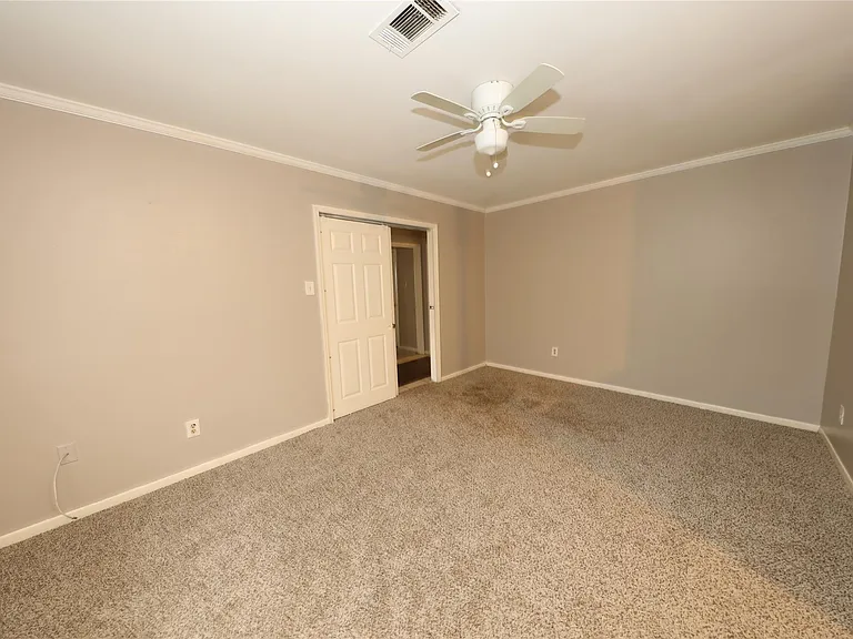 8519 Leader St — Photo 5