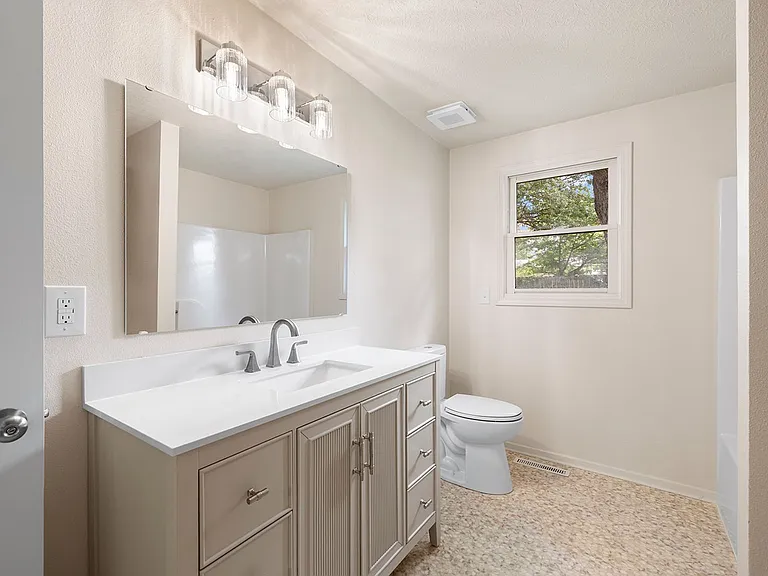 418 W Olive St — Photo 15