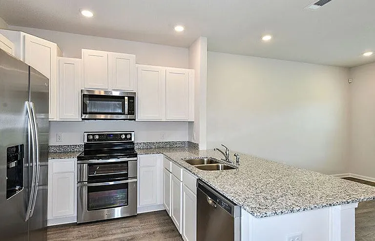 Walton's Landing Townhomes — Photo 8