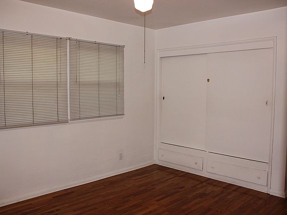 2nd image of 3307 W Alameda Ave