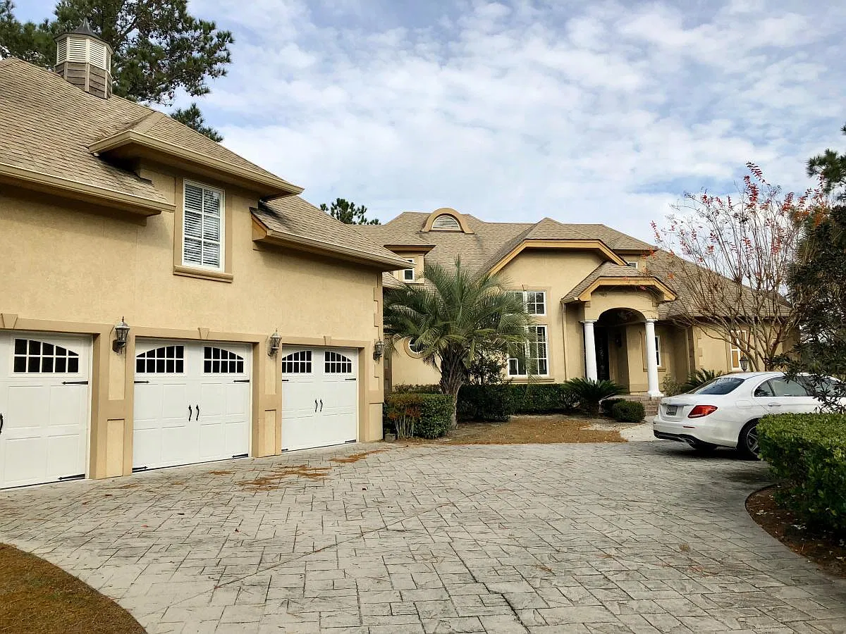 5 bed, 4.5 bath, 4155 sqft, $6,500 — Photo 2