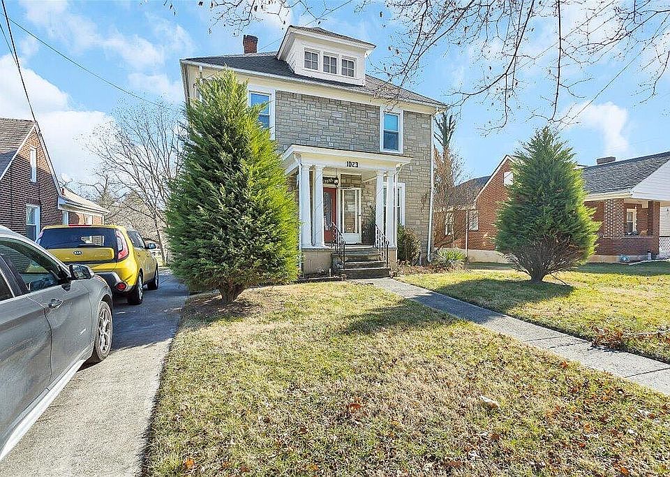 1st image of 1023 Palm Ave NW