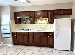 20 N Garfield St APT 6, Lombard, IL 60148