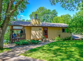 407 Kindross Rd, Willernie, MN 55090