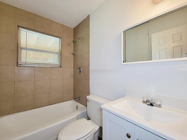 409 N Parrish St — Photo 17