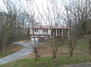 38 Crabtree Rd, Rossville, GA 30741