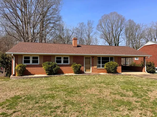 808 Clarke Rd, Martinsville, VA 24112