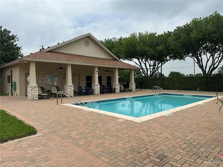 818 Hill Country Rd — Photo 20