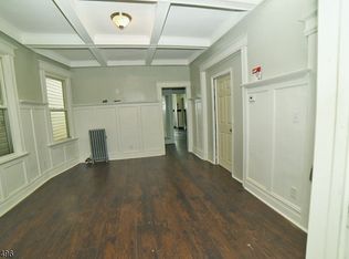 218 3rd St, Newark, NJ